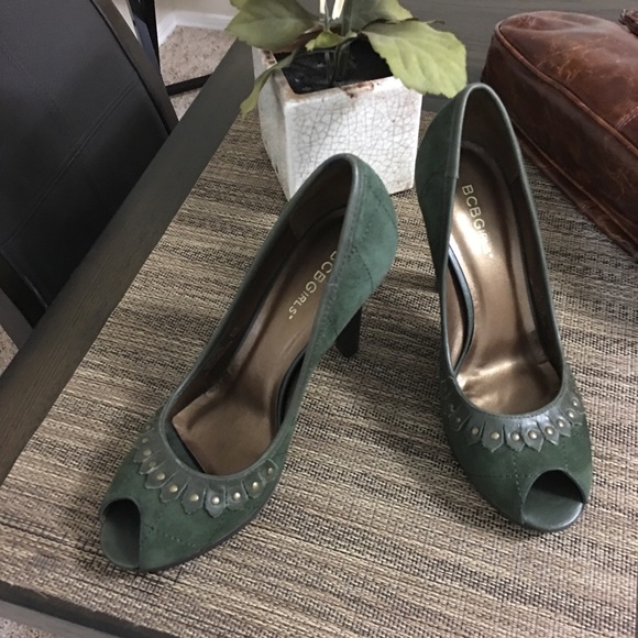 BCBG Peep Toe Heels - Picture 2 of 7